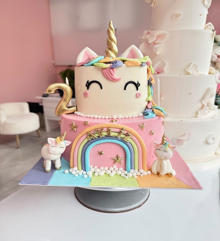 unicorn pasta, 1 yaş pastası, gökkuşağı temalı pasta,